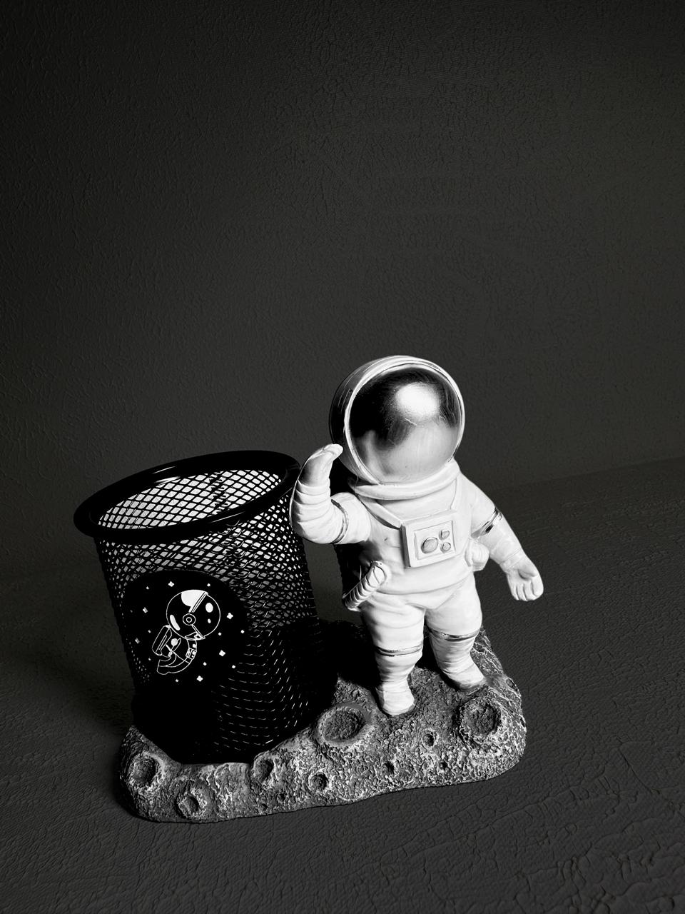 Astronaut Pen Stand | Table Top or Desk Organizer | Office and Home